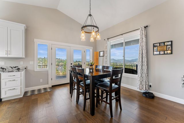 2357 Robertson, Grants Pass, OR 97527