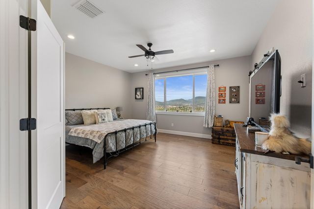 2357 Robertson, Grants Pass, OR 97527