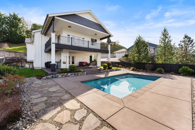 2357 Robertson, Grants Pass, OR 97527