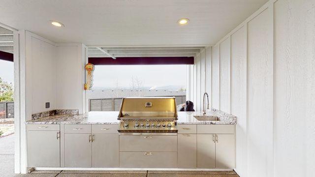 2357 Robertson, Grants Pass, OR 97527