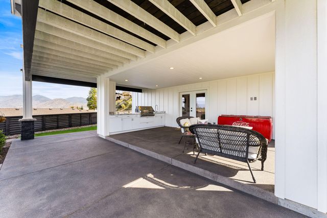 2357 Robertson, Grants Pass, OR 97527