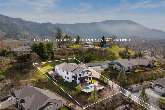 2357 Robertson, Grants Pass, OR 97527