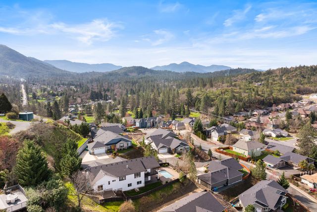 2357 Robertson, Grants Pass, OR 97527