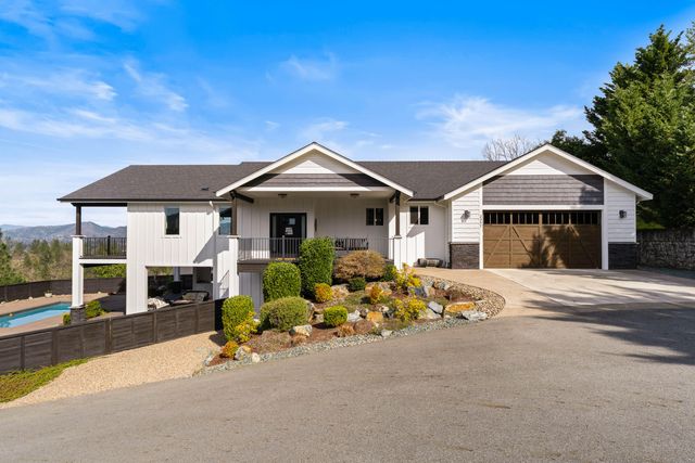 2357 Robertson, Grants Pass, OR 97527