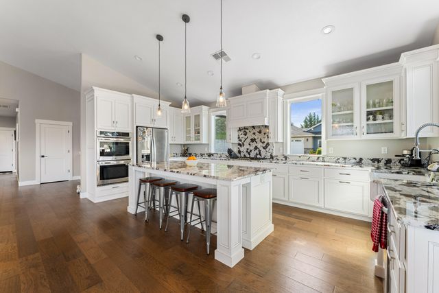 2357 Robertson, Grants Pass, OR 97527