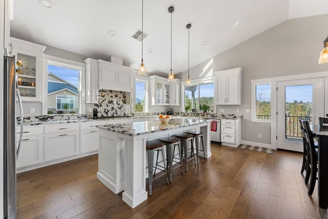 2357 Robertson, Grants Pass, OR 97527