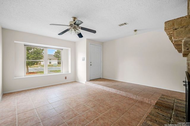 130 Meadowland, Universal City, TX 78148