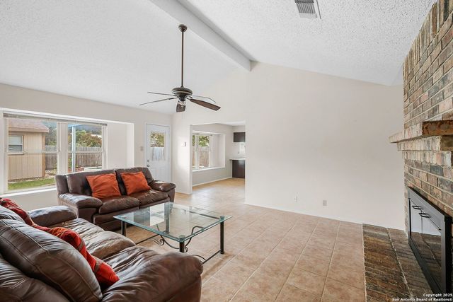 130 Meadowland, Universal City, TX 78148