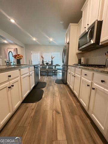 283 Osier Drive, Mcdonough, GA 30252