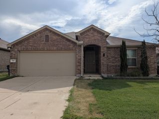 1740 Alamandine Avenue, Cross Roads, TX 76227