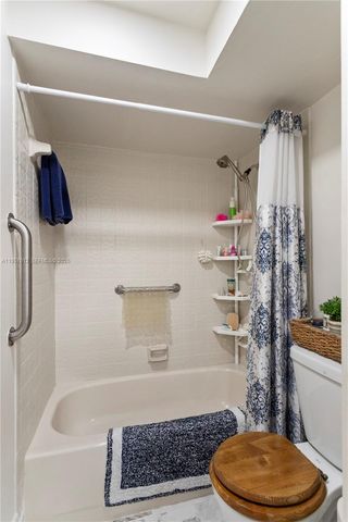 452 N Laurel Dr 1503, Margate, FL 33063