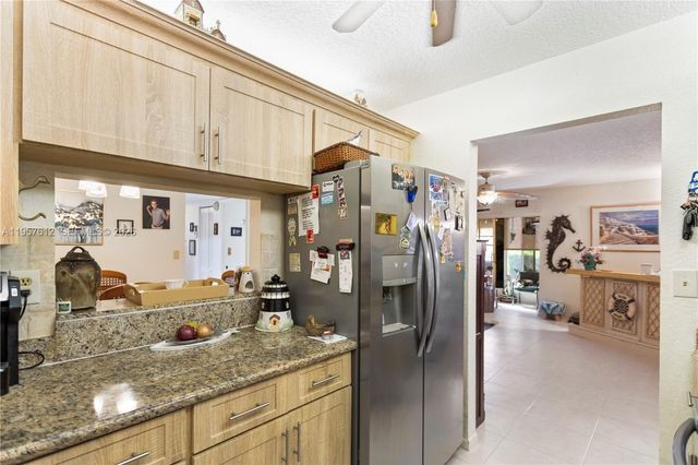 452 N Laurel Dr 1503, Margate, FL 33063