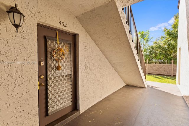 452 N Laurel Dr 1503, Margate, FL 33063