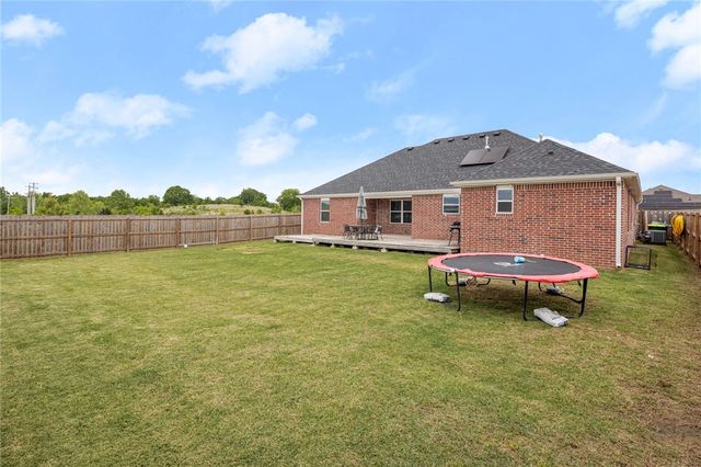 28 E Loveland Loop, Farmington, AR 72730