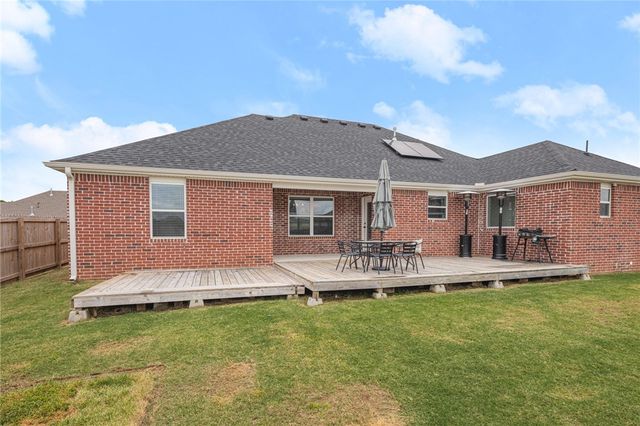 28 E Loveland Loop, Farmington, AR 72730