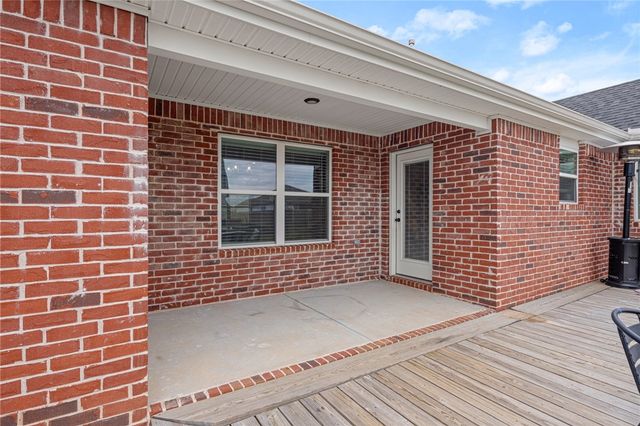 28 E Loveland Loop, Farmington, AR 72730