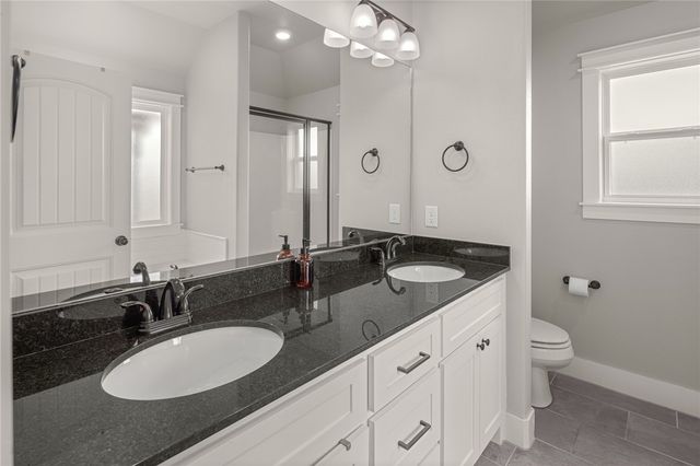 28 E Loveland Loop, Farmington, AR 72730