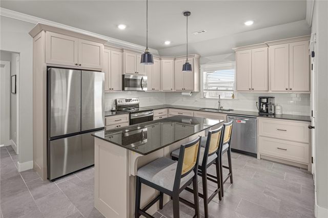 28 E Loveland Loop, Farmington, AR 72730