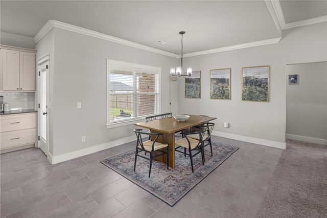 28 E Loveland Loop, Farmington, AR 72730