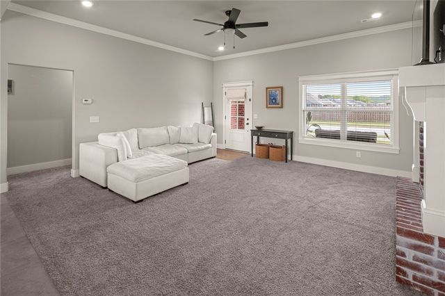 28 E Loveland Loop, Farmington, AR 72730