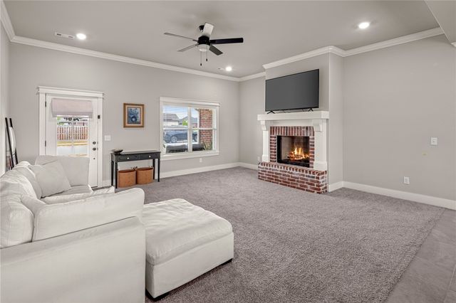 28 E Loveland Loop, Farmington, AR 72730