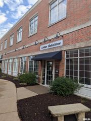 5175 UTICA RIDGE Road, Davenport, IA 52807