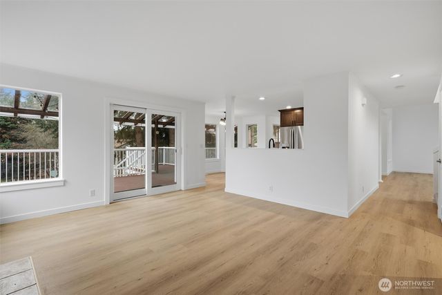 8703 NE 144th Court, Kirkland, WA 98034