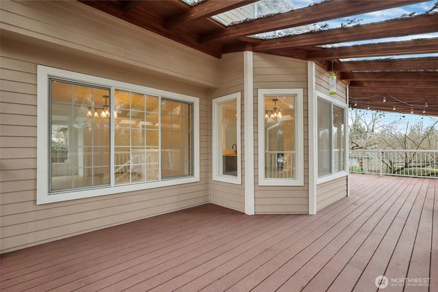 8703 NE 144th Court, Kirkland, WA 98034