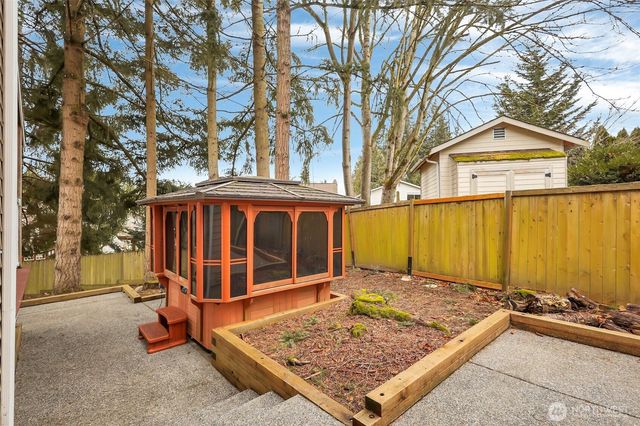 8703 NE 144th Court, Kirkland, WA 98034