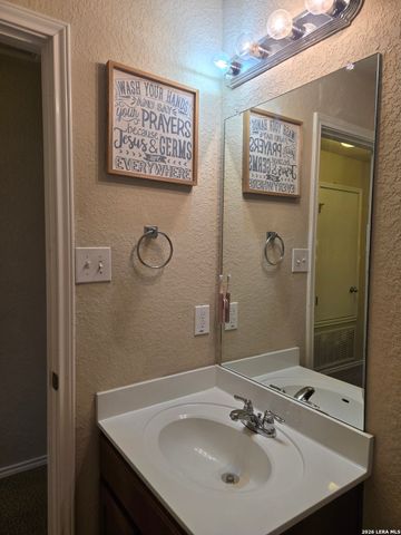 5927 Onyx Way, San Antonio, TX 78222