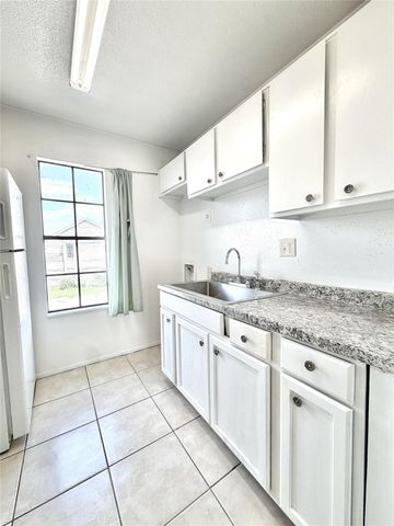 8323 Wilcrest Drive 7002, Houston, TX 77072