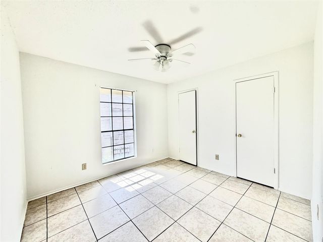 8323 Wilcrest Drive 7002, Houston, TX 77072