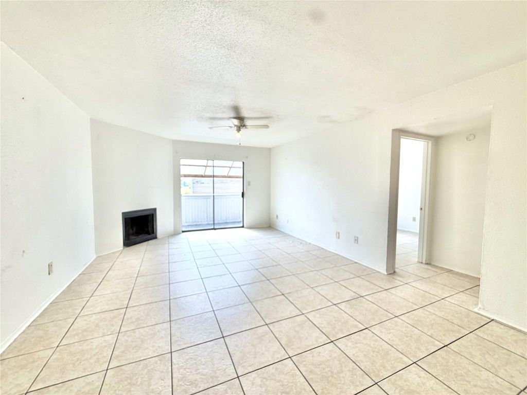 8323 Wilcrest Drive 7002, Houston, TX 77072