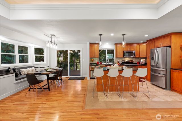 12100 105th Place NE, Kirkland, WA 98034