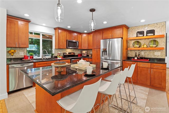 12100 105th Place NE, Kirkland, WA 98034