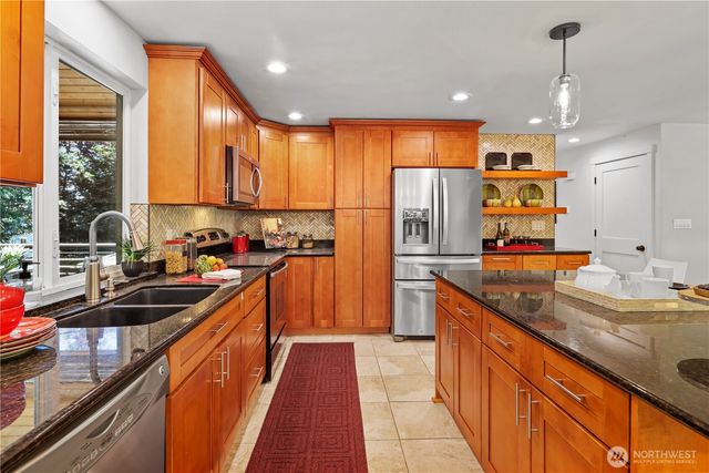 12100 105th Place NE, Kirkland, WA 98034