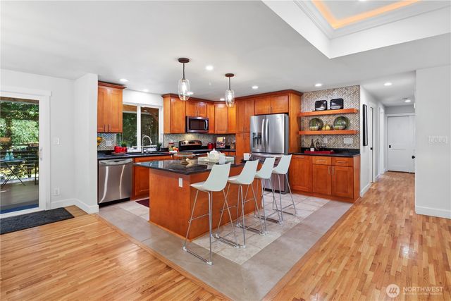 12100 105th Place NE, Kirkland, WA 98034