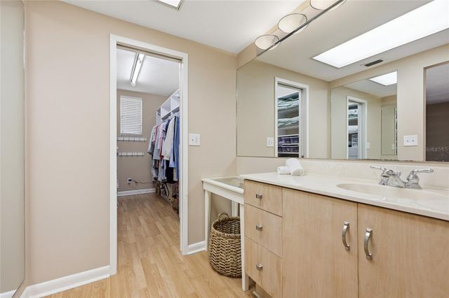 1719 NW 23RD AVENUE 3E, Gainesville, FL 32605