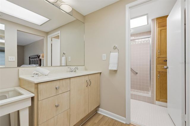 1719 NW 23RD AVENUE 3E, Gainesville, FL 32605