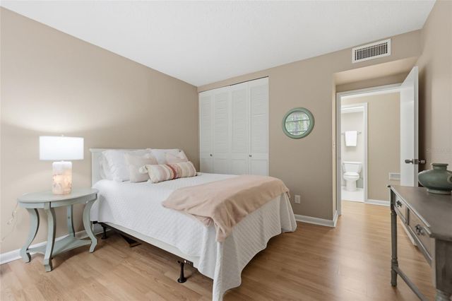 1719 NW 23RD AVENUE 3E, Gainesville, FL 32605