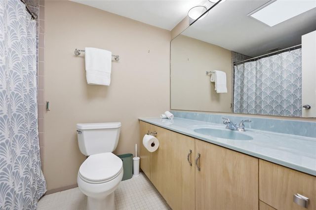 1719 NW 23RD AVENUE 3E, Gainesville, FL 32605