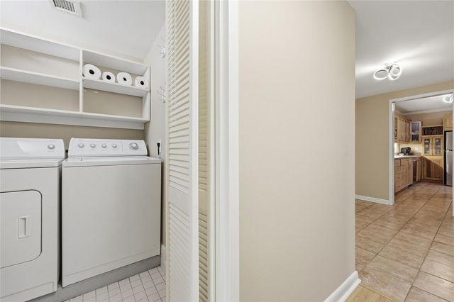 1719 NW 23RD AVENUE 3E, Gainesville, FL 32605
