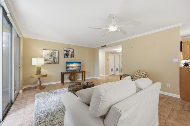1719 NW 23RD AVENUE 3E, Gainesville, FL 32605