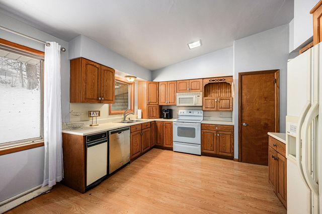 332 Espanola Avenue, Parchment City, MI 49004