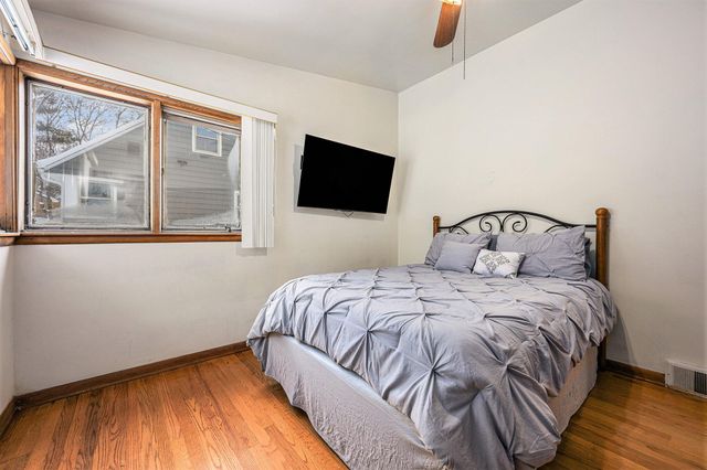 332 Espanola Avenue, Parchment City, MI 49004