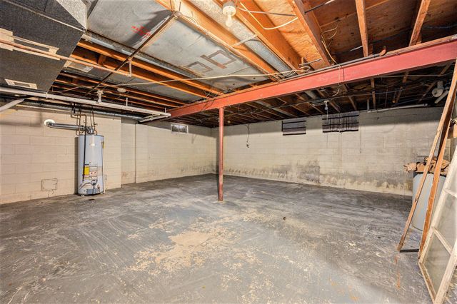 332 Espanola Avenue, Parchment City, MI 49004