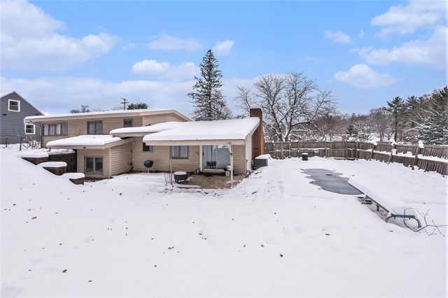 332 Espanola Avenue, Parchment City, MI 49004