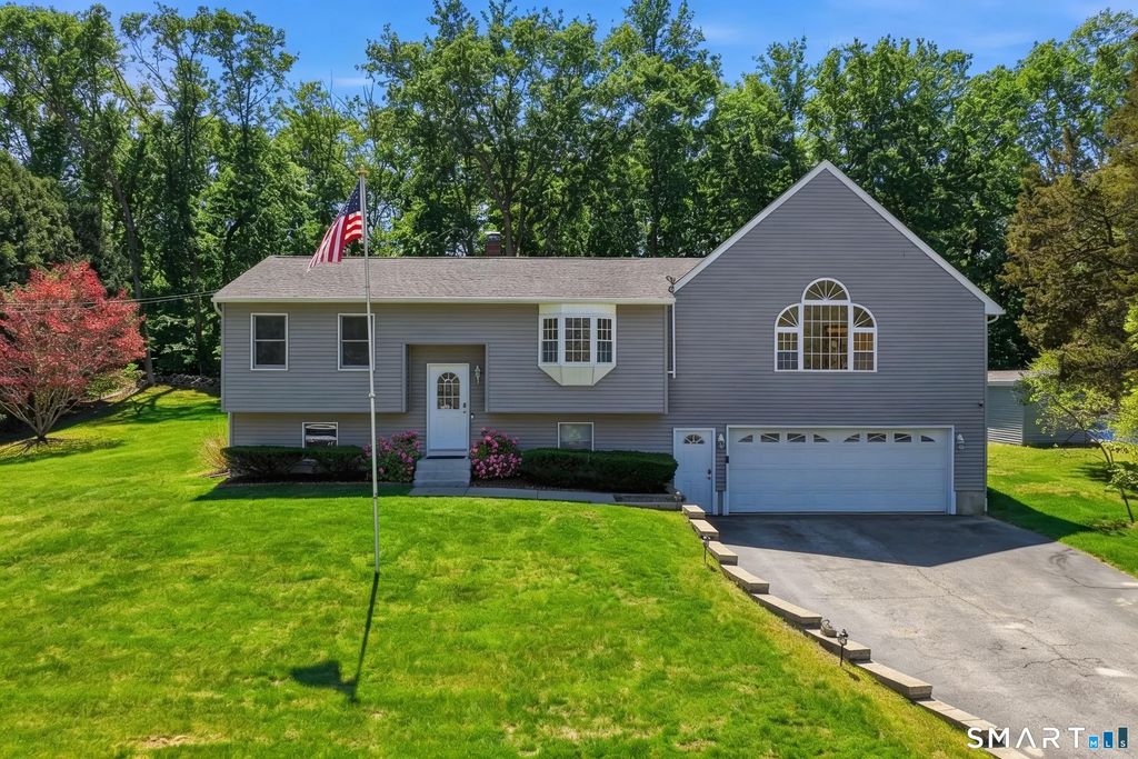 59 Oakwood Boulevard, Plainfield, CT 06374