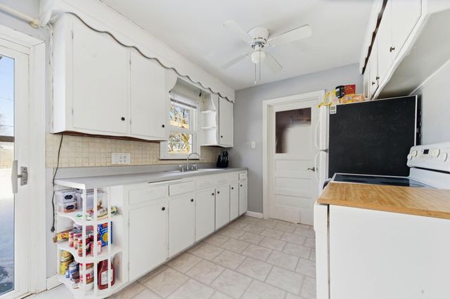 129 S Kokomo Ave, Derby, KS 67037