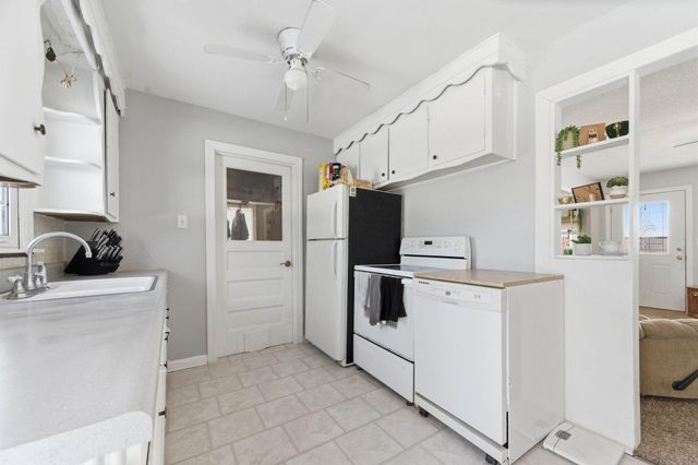 129 S Kokomo Ave, Derby, KS 67037